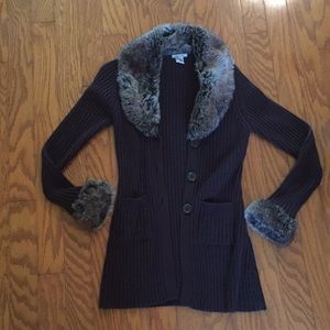 Fur collared sweater